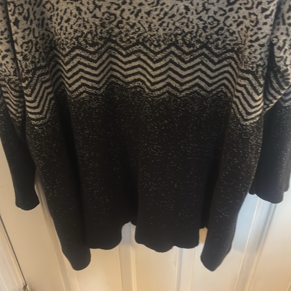 Animal print/black tunic sweater top - Picture 3 of 5